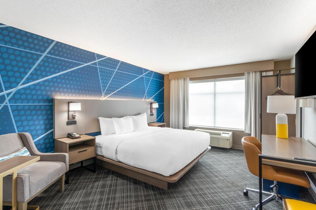 Hotel Comfort & Near Coliseum